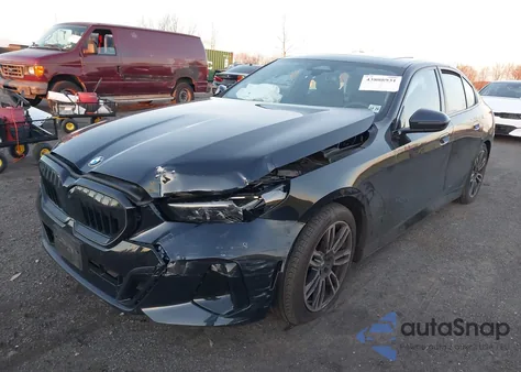 2024 BMW 530I xDrive z USA, uszkodzony, nr VIN WBA53FJ0XRCT06288